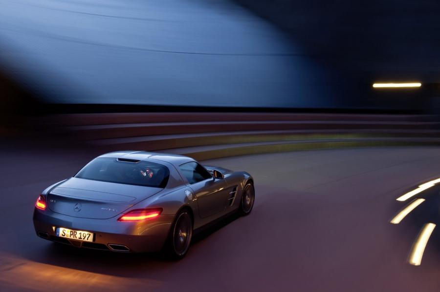  Mercedes-Benz SLS AMG 2010 года  (фото 340 из 526)